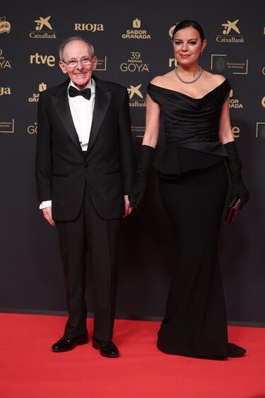 El actor Emilio Gutiérrez Caba posa en la alfombra roja.