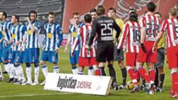 Los atléticos se despidieron del 2008 logrando la victoria a domicilio ante el Espanyol.