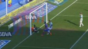 'Gol fantasma' de Barral: ¿cruzó el balón la línea totalmente?