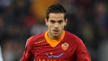 El Roma puede fichar a Gago, cedido hasta ahora