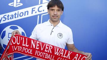 Morientes, en la Plaza Mayor, atiende a As por la final de la Champions League.