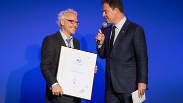 Jacques Villeneuve en una gala de la FIA.