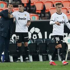 Aprobados y suspensos: El Valencia de los renacidos