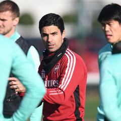 Arteta se enfrenta esta tarde a una dura prueba en Anfield