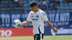 Jorge Almirón se entera de la posible salida de Claudio Aquino de Colo Colo y esto responde: “Es normal...”