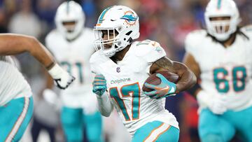 FOXBOROUGH, MASSACHUSETTS - SEPTEMBER 17: Jaylen Waddle #17 of the Miami Dolphins runs the ball during the second half against the New England Patriots at Gillette Stadium on September 17, 2023 in Foxborough, Massachusetts.   Adam Glanzman/Getty Images/AFP (Photo by Adam Glanzman / GETTY IMAGES NORTH AMERICA / Getty Images via AFP)