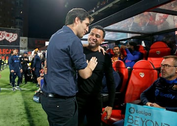 Andoni Iraola y Xavi Hernández, entrenadores del Rayo Vallecano y Barcelona respectivamente.