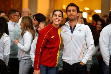 Carolina Marín y Guillermo Rojo asisten a la recepción que los Reyes realizan a los deportistas olímpicos y paralímpicos participantes en los Juegos Olímpicos de París 2024, a 13 de noviembre de 2024, en Madrid (España). Durante la recepción los reyes les felicitarán personalmente por los títulos obtenidos.

Antonio Gutiérrez / Europa Press
AUDIENCIA;REYES;DEPORTE;DEPORTISTAS;OLIMPIADAS;PARALÍMPICOS;13 NOVIEMBRE 2024
13/11/2024