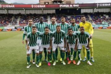 Once del Betis. De pie: Petros, N'Diaye, Xavi Torres, Pezzella, Montoya y Adán. Agachados: Portillo, Cejudo, Joaquín, Rubén Castro y Musonda.