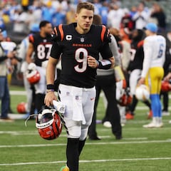 Can NFL players participate in fantasy football?