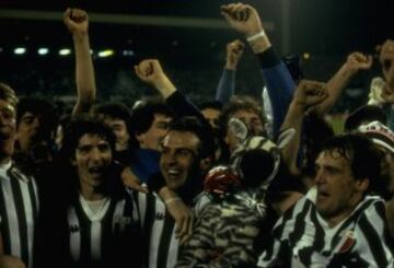 Juventus también descendió por amaño de partidos. Ganó la Champions en 1984-85 y la 1995-96 pero descendió en 2006.