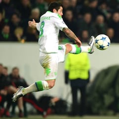 Fellaini denuncia a su marca de botas por causarle lesiones