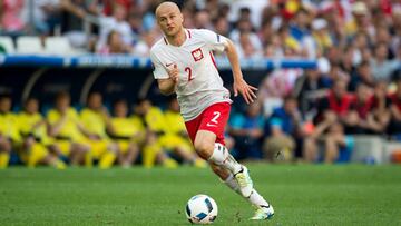 Pazdan con la selección de Polonia en un partido de la Eurocopa 2016.