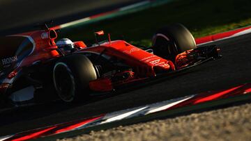 MONTMELO, SPAIN - MARCH 01: Fernando Alonso of Spain driving the (14) McLaren Honda Formula 1 Team McLaren MCL32 on track during day three of Formula One winter testing at Circuit de Catalunya on March 1, 2017 in Montmelo, Spain. (Photo by Dan Istitene/Getty Images)