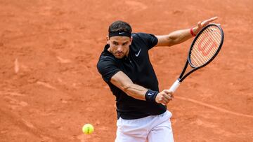 Dimitrov no da opción a Carballés