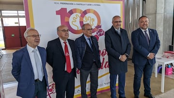 Marcelino Mat¨¦ en la inauguraci¨®n de la Exposici¨®n del centenario de la Federaci¨®n de Castilla y Le¨®n de F¨²tbol.