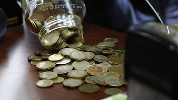 Santiago, 24 de julio
 Promuven el uso de las monedas cuando se paga con efectivo.
 Marcelo Hernandez/Aton Chile