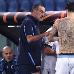 Sarri sacrifica a Luis Alberto y el jugador le responde