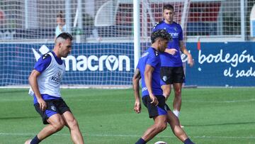 Iker Benito durante un entrenamiento en Tajonar.
