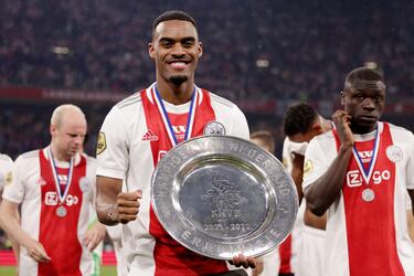 El equipo de Ámsterdam ganó la Eredivisie con sólo dos puntos sobre el segundo clasificado, el PSV.