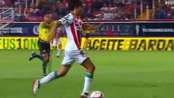 Así fue el genial pase gol de Matías Fernández en Necaxa