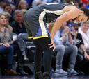 Stephen Curry se lesiona el pie a sólo tres días de los 'playoffs'