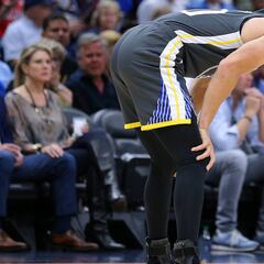 Stephen Curry se lesiona el pie a sólo tres días de los 'playoffs'
