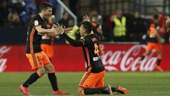 Resumen y goles del M&aacute;laga 1-2 Valencia: Parejo, desde el punto de penalti, y Coquelin, al rematar un c&oacute;rner, firmaron la remontada del Valencia en La Rosaleda.