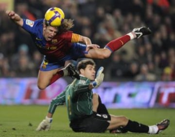 Puyol contra el Deportivo de la Coruña el 17 de enero de 2009.