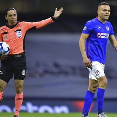 Las fallas de Luis Romo, Orbelín Pineda y Michael Estrada en el Cruz Azul vs Toluca