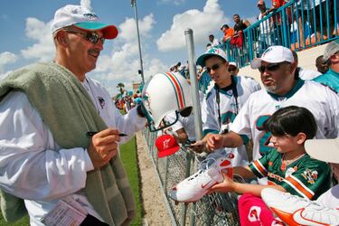 Sparano siempre se mantuvo cerca de sus aficionados, incluso durante las pr¨¢cticas.