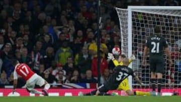 Alexis Sánchez no brilló, pero fue una de las mejores figuras de su escuadra.