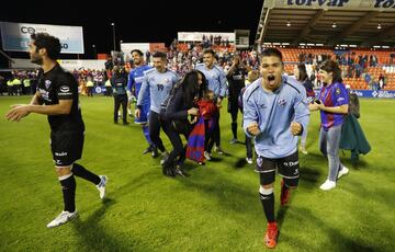 Los jugadores del Huesca celebraron el ascenso a Primera División.