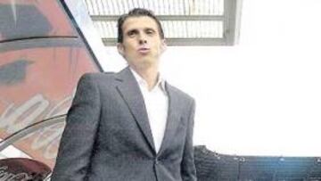 <b>PRESENTACIÓN. </b>Cuco Ziganda tomó ayer el mando de Osasuna.