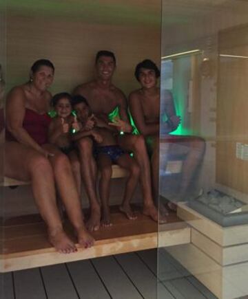 Cristiano Ronaldo y familia.