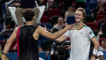 Korda y Hurkacz, primeros semifinalistas en Shangh¨¢i