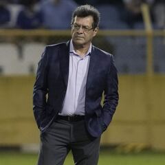 Hugo Pérez arremete contra el arbitraje frente a Canadá: "Me desilusiona Concacaf"