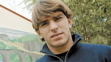 <b>FELIZ. </b>Jonathan recibió ayer a AS en El Pont de Vilomara. Posó en el mosaico que viste a la trabajadora localidad del Bages.