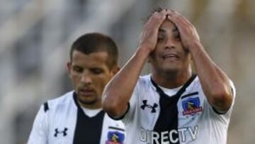 Los jugadores colocolinos lamentan el empate