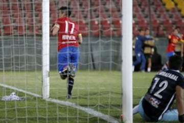 Futbol, Union Española vs Atletico Cerro.
Copa Libertadores 2017.
El jugador de Union Española  Jorge Ampuero, celebra su gol contra Atletico Cerro durante el partido por copa Libertadores en el Estadio Santa Laura, Santiago, Chile.
07/02/2017
Javier Torres/Photosport******

Football, Union Espanola vs Atletico Cerro.
Libertadores Cup 2017.
Union Espanola`s player Jorge Ampuero, celebrates his goal against Atletico Cerro during Libertadores Cuo at Santa Laura stadium in Santiago, Chile.
07/02/2017
Javier Torres/Photosport