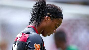 Ronaldinho durante un partido con el Flamengo.