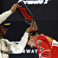 Hamilton eyes Melbourne pole record, 100 club for Vettel? - Australian GP in numbers