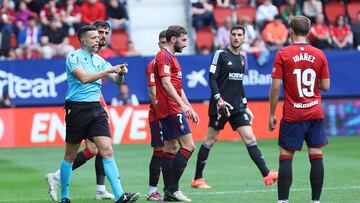 05/05/24 PARTIDO PRIMERA DIVISION
OSASUNA - BETIS
POLEMICA VAR
TARJETA ROJA EXPULSION A JON MONCAYOLA POR PATADA A JUAN MIRANDA
ARBITRO GARCIA VERDURA