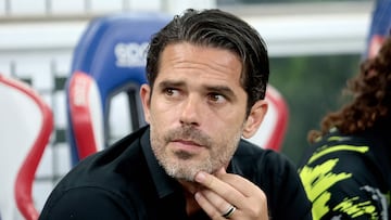 Necaxa's Argentine head coach Fernando Gago gestures before the Liga MX Apertura football tournament match between Guadalajara and Necaxa at the Akron Stadium in Zapopan, Jalisco state, Mexico on September 23, 2025. (Photo by Ulises Ruiz / AFP)