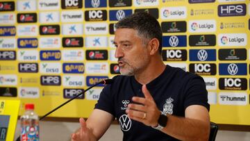 García Pimienta, este mediodía en el Estadio de Gran Canaria.