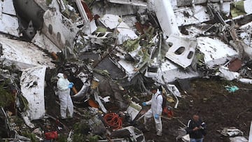 Los restos del avi&oacute;n del Chapecoense. 