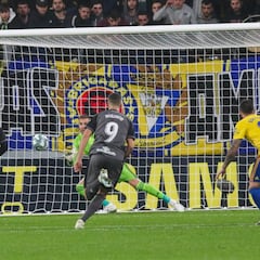 El Numancia asalta el Carranza en una segunda parte de locura