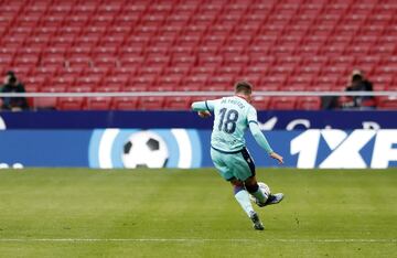 Jorge De Frutos aprovecha que Oblak subió a intentar el empate del Atleti, para marcar a puerta vacía el 0-2 definitivo. 