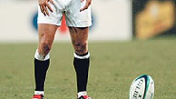 <b>CONSIGUIÓ EL 34 POR CIENTO DE LOS PUNTOS DE INGLATERRA.</b> Muchos comparan a Wilkinson con Beckham por aquello del guante en el pie y su prodigioso golpeo
del balón. Los elogios hacia Jonny no son exagerados. Sus números en la recién finalizada Copa del Mundo deslumbran. De los 327 puntos conseguidos por Inglaterra en todo el
torneo, 113 llevaron la fi rma del medio apertura del Newcastle. El 34% del total.