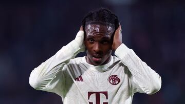 Munster (Germany), 26/09/2023.- Munich's Mathys Tel celebrates after scoring the 0-4 goal during the German DFB Cup first round soccer match between Preussen Munster and Bayern Munich in Muenster, Germany, 26 September 2023. (Alemania) EFE/EPA/CHRISTOPHER NEUNDORF CONDITIONS - ATTENTION: The DFB regulations prohibit any use of photographs as image sequences and/or quasi-video.
